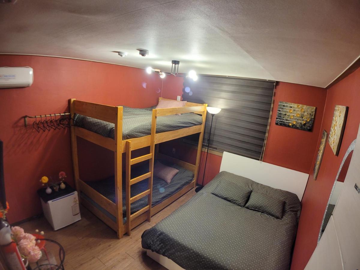 Olive Hostel W Seoul Exterior photo